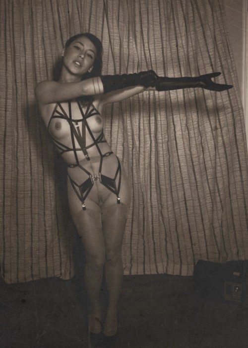 mandymorbid:  My multi-talented neighbour Angela makes these fantastic looking suspender lingerie pieces. I wanna model some! angeladefoe:  Defoe suspenders! in the latest S Magazine  http://www.smagazine.com/blog/2012/02/20/suspense-thriller/ contact: