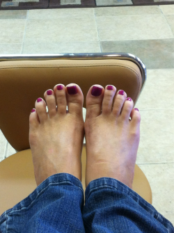 Good Morning. Well the family is finally gone. Got our toes done yesterday. Nice and relaxing. I will be on cam later today. Profiles.myfreecams.com/HotwifeKrissywill post when I&rsquo;m live.