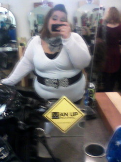 sophisticatedmisery:  blurry full body, but yeah boys, “man up” :p   I&rsquo;ll man handle her real good