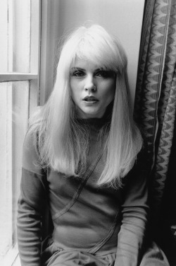 Debbie Harry, in her hotel room in London, 1981 Photography by Janette Beckman “She was so naturally beautiful. In those days there were no hair and makeup or stylists for these shoots.”