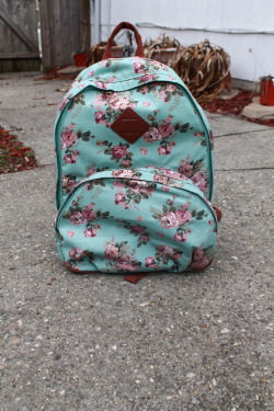 w-a-n-k-e-r-s:  my new backpack, omfg luv