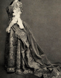 bellecs:  Gown by House of Worth, 1890s 