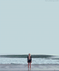 sworry:  apurpledaisy:  uronceuponadream:  ocein:  stay-ocean-minded:  radar-s:  p0sterchild:  henrrydelavega:  I don’t know why, but this picture scares me. It’s such a beautiful, peaceful, calm, serene scene, yet she looks like she’s facing life