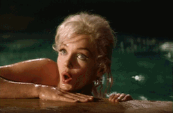 tides:  p1kachu:  Marilyn Monroe in Something’s