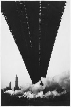 Undr:  Walker Evans Brooklyn Bridge, New York, 1929 