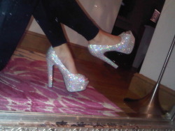 Ooo yesss! wish they came in my size