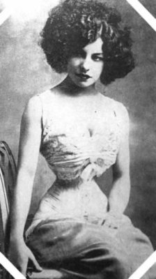 weirdvintage:  Polaire was the stage name used by French singer and actress Émilie Marie Bouchaud (May 14, 1874 – October 14, 1939).  She was a tightlacer whose corsetted waist was usually no greater than 14 inches. 