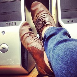 #shoes #oxfords #iphoneography #instagram #iphoneography #colours #brown #girl  (Taken with instagram)