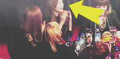  Seohyun's reaction when CN BLUE won an award 