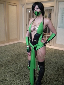 purecream:  Mortal Kombat Jade cosplay 