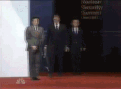 toptumbles:  Obama knows how to make an entrance