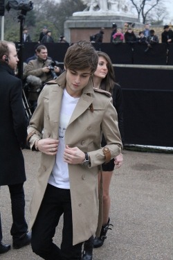 1mew2:  Douglas Booth wearing Burberry 