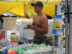 sexygroovybeauty:  At the Piña Colada stand. (by mnzklbz)   I don&rsquo;t even like Piña Coladas but I would down a dozen