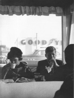 bigbigheavy:  John and Jackie Kennedy  