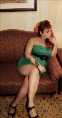 Classically voluptuous vision. [follow for LOADS more like this] - Certified #KillerKurves 
