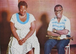 sandwichsinmayonesa:  Louis Armstrong y Ella Fitzgerald.Perrrrrfect.   One of the best collaborations in music. 2 Sets - Ella and Louie, Ella and Louie Again&hellip;.
