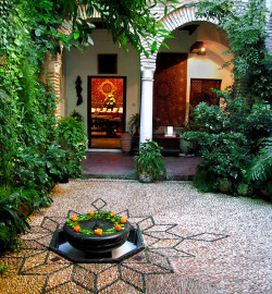 alyibnawi:  Arabic courtyard by Duarte Santos