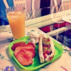 om nom nom! #food #foodporn #spam&amp;rice #hotdog #juice (Taken with instagram)