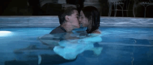 carelessly:  bendgravity:  ive always wanted to kiss someone in a pool idk  that’s hawt 