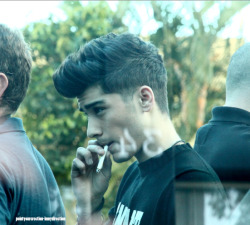 pointyourerection-inmydirection:  pointyourerection-inmydirection:  The photo my dad took of zayn smoking, Please dont steal them guys :( x  