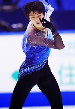 awomanfromitaly:  19-year-old japanese figure skater hanyu yuzuru @ rostelecom cup 2011  