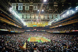 BACK IN THE DAY |4/21/95| The Boston Celtics play their final game in the Boston Garden, losing to the New York Knicks, 98-92.