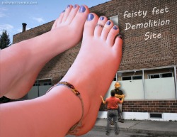feistyfeet:  Awesome Giantess picture set, courtesy of My little man Joey. Thank you!