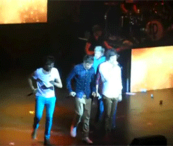 Sex  during Harry’s solo [x]  pictures