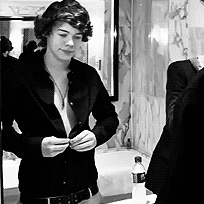 Sex the-absolute-best-gifs:  Harry Styles undressing pictures