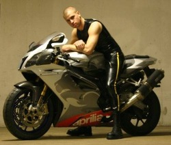 bb-motorbikes:  BOYZ N MOTORBIKES  Follow n enjoy Hot Guys!  http://bb-motorbikes.tumblr.com  