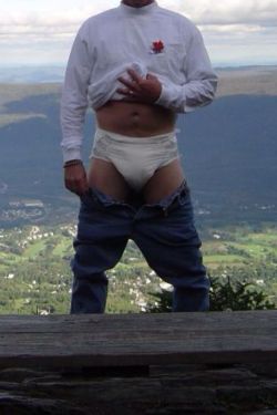littlerobotkid:  chronicbrettwetter:  shamelessghost:  I want to do a diapered hike some day and take some pics like this….   Nice!  I’ve been wanting to do that too. If in a seriously secluded area I might even try just tshirt and diaper hiking.