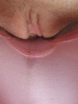 stickyknickers:  Sticky gusset  Ahh&hellip;isn&rsquo;t this just what you want to see after giving a lovely lass a nice kiss&hellip;beautiful!
