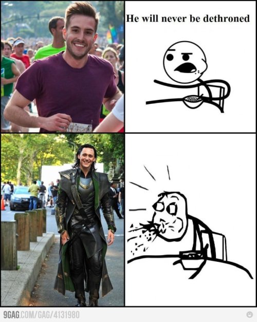 horrorfanforever:   jillypooh:  vincent-pizza:  Ridiculously Photogenic God.  omg XD <3 yes  lololol 