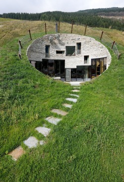 jonhwilkesbooth:  setbabiesonfire:  you-dont-compare:  myedol:  Villa Vals by Christian Muller Architects and SeARCH  Holy fuck i will live here  The dream.  is this the teletubbies house 