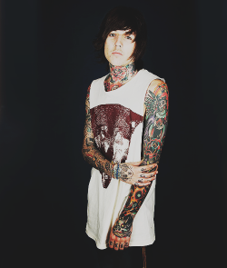  50 Pictures of Oliver Sykes - 14/50 