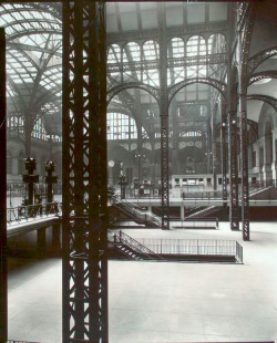Legrandcirque:  Berenice Abbott, Penn Station, Interior, Manhattan, 1935-1938. Source: