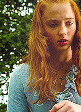 sansasnark:  Sophie Turner: real life Waterhouse painting (1/3)   OMG she is a real live Waterhouse.