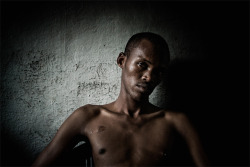fotojournalismus:  ITALY. Padua, 13th July 2011. Ahmed Abdi escaped from Lybia during February 2011 (…) from the series “STRUGGLE FOR A NORMAL LIFE - SOMALI REFUGEES IN ITALY”   -After twenty years of civil war Somalia nowadays is one of the poorest