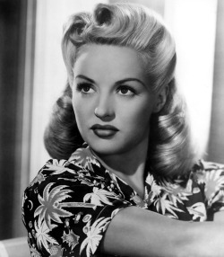 lashes2lashes:  Betty Grable: One of my hair heroines!- L 