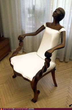 Жутковатое кресло