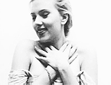 Scarlett Johansson haciendo muecas…