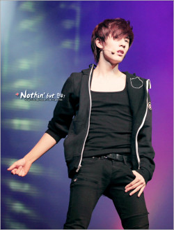 pervingonkpop:  Is it just me, or are we looking at a Minwoo bulge? You’re not mistaken if I’m not.  -Admin J 