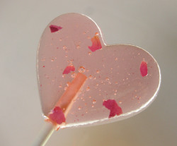 sadgirlmemes:  rose petal heart lolly pops 