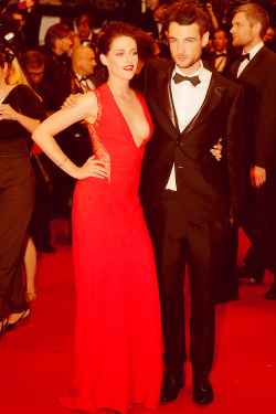yellyhaim:  Kristen Stewart &amp; Tom Sturridge | Cosmopolis Cannes Film Festival Premiere 