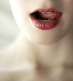 Pale skin and red lips