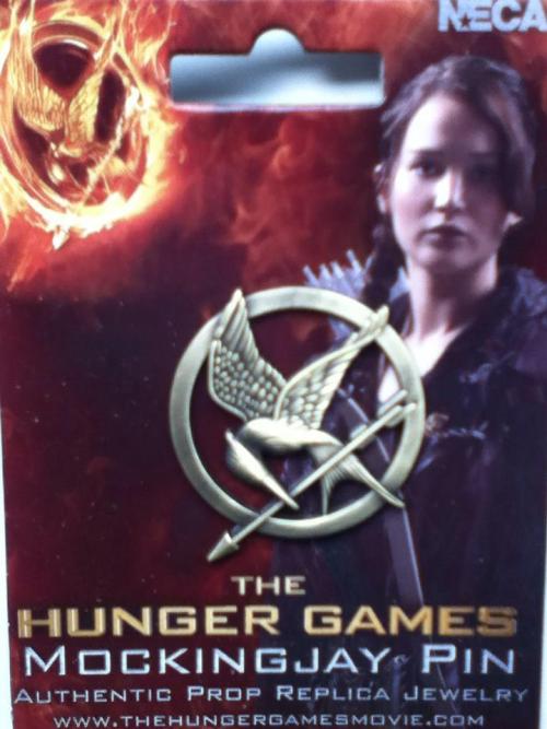 xmockingjays:  Welcome to my first ever giveaway. Brought to you bu xmockingjays! The Prizes The Hunger Games Trilogy Book (Paperback) The Hunger Games Tribute Guide The World of Hunger Games The Hunger Games: Official Movie Illustrated Movie Companion