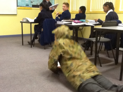 bruce-will-i-is:  I am camouflaging into the class no one even knows Im here 