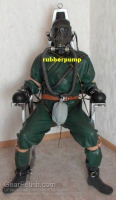 gearstable:  roughupmeupguys:  http://www.gearfetish.com  look out for more gear and fetish…. http://gearstable.tumblr.com/ 