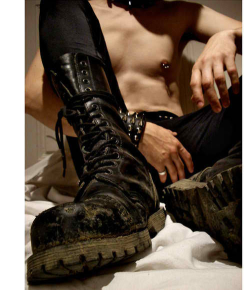 bootedskn:  k9dogslave:  Get those boots clean, dog!  SIR yes SIR beautiful Boots SIR i can get the polished  with my tongueand worship them  i now crave to be a dog slave to a Dog Master