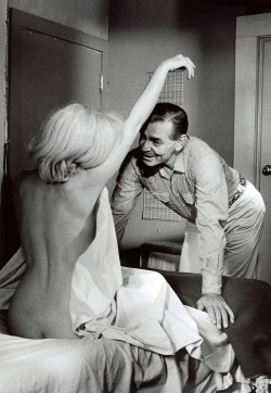  Marilyn Monroe and Clark Gable during the filming of “The Misfits” 1960 